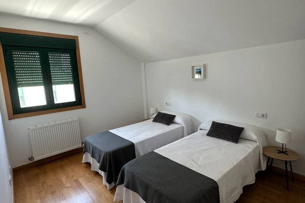 Portohome 2 | Entire house ideal for groups on the Camino de Santiago! in Portomarín, Reserva da Biosfera Ribeira Sacra e Serras do Oribio e Courel