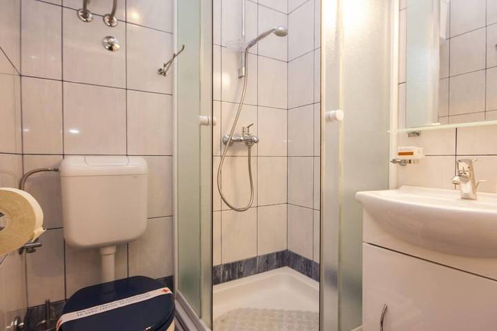 Ganze Wohnung, Apartment Grivicic A2 mit Meerblick auf der Insel Krapanj in Krapanj, Krapanj (Kroatische Adria)