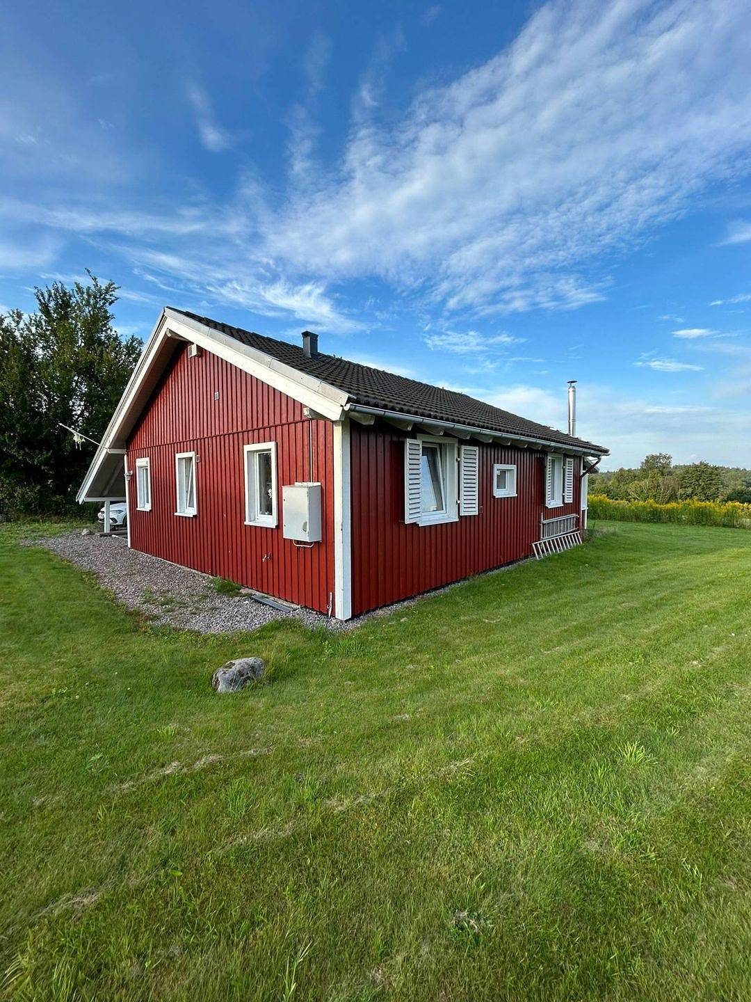 Hus Kalvsjö – Swedish House with Lake View in Kalv, Västergötland in Västergötland