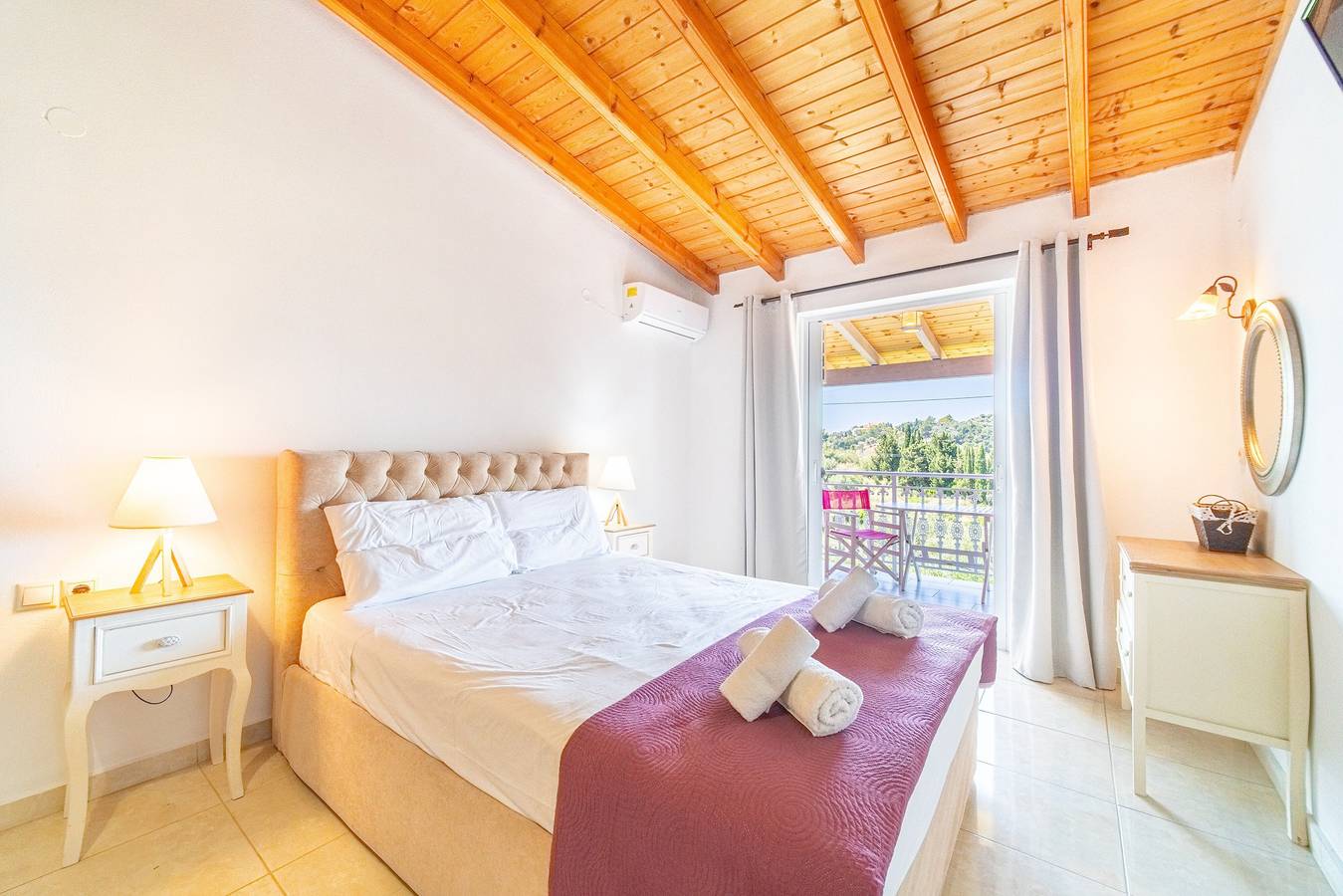 Entire studio, Studio Apartment 'Arianna Deluxe Studio 20' with Sea View, Shared Pool & Wi-Fi in Paleokastritsa, Corfu