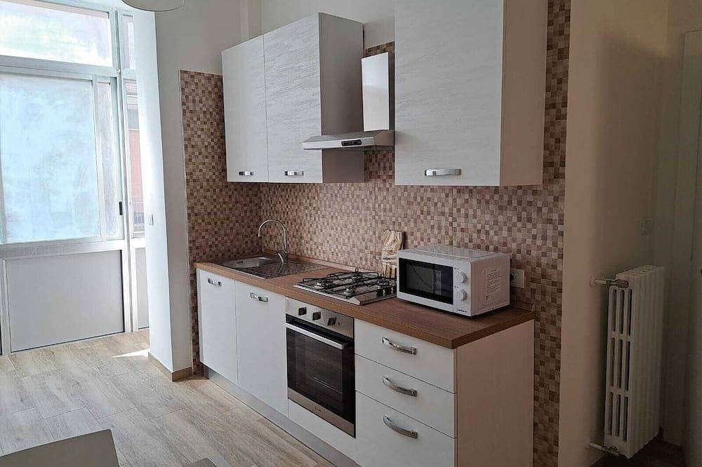 Appartamento intero, Casa Vacanze Le Meraviglie,relax assoluto e tutti i servizi a pochissimi metri! in Brindisi, Salento