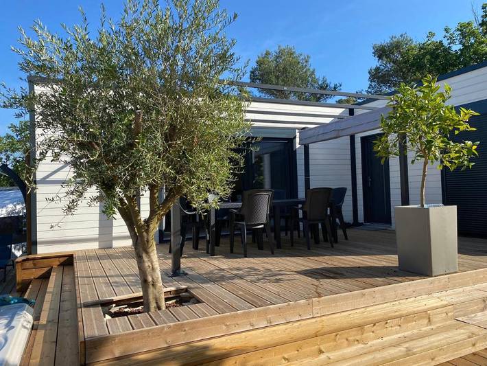 Camping para 5 personas, con vistas además de piscina y jardín - 1