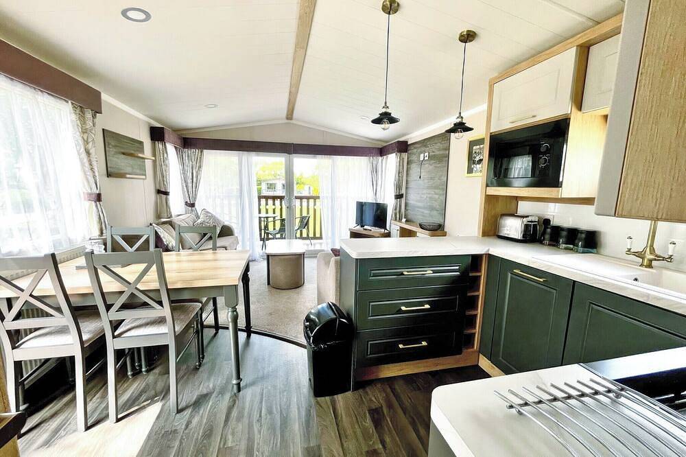 Static Caravan for 6 People in Salford Priors, Heart of England