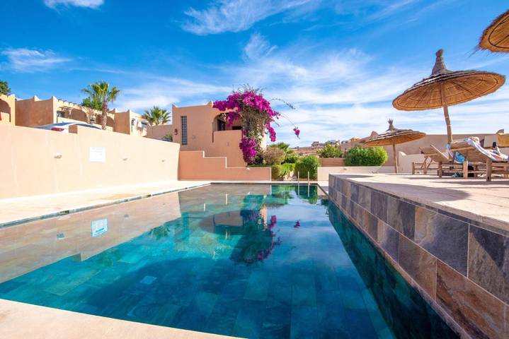 Appartement de vacances pour 4 personnes, avec vue et bassin pour enfant ainsi que jardin et piscine - 1