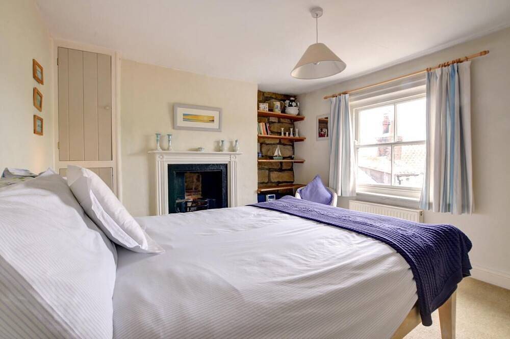 3 Bed in Whitby (oc-r580) in Robin Hood's Bay, North York Moors National Park