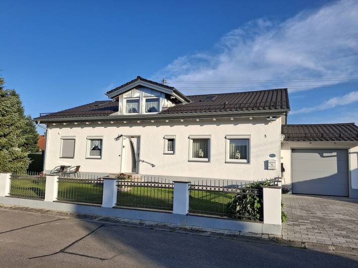 Bungalow für 4 Personen, mit Garten und Pool in Bayern - 2