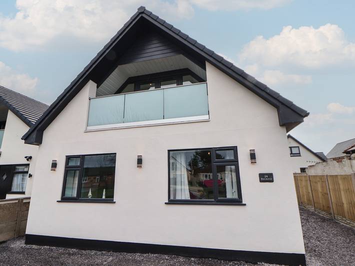 Cottage for 9 people, with garden in Rhyl