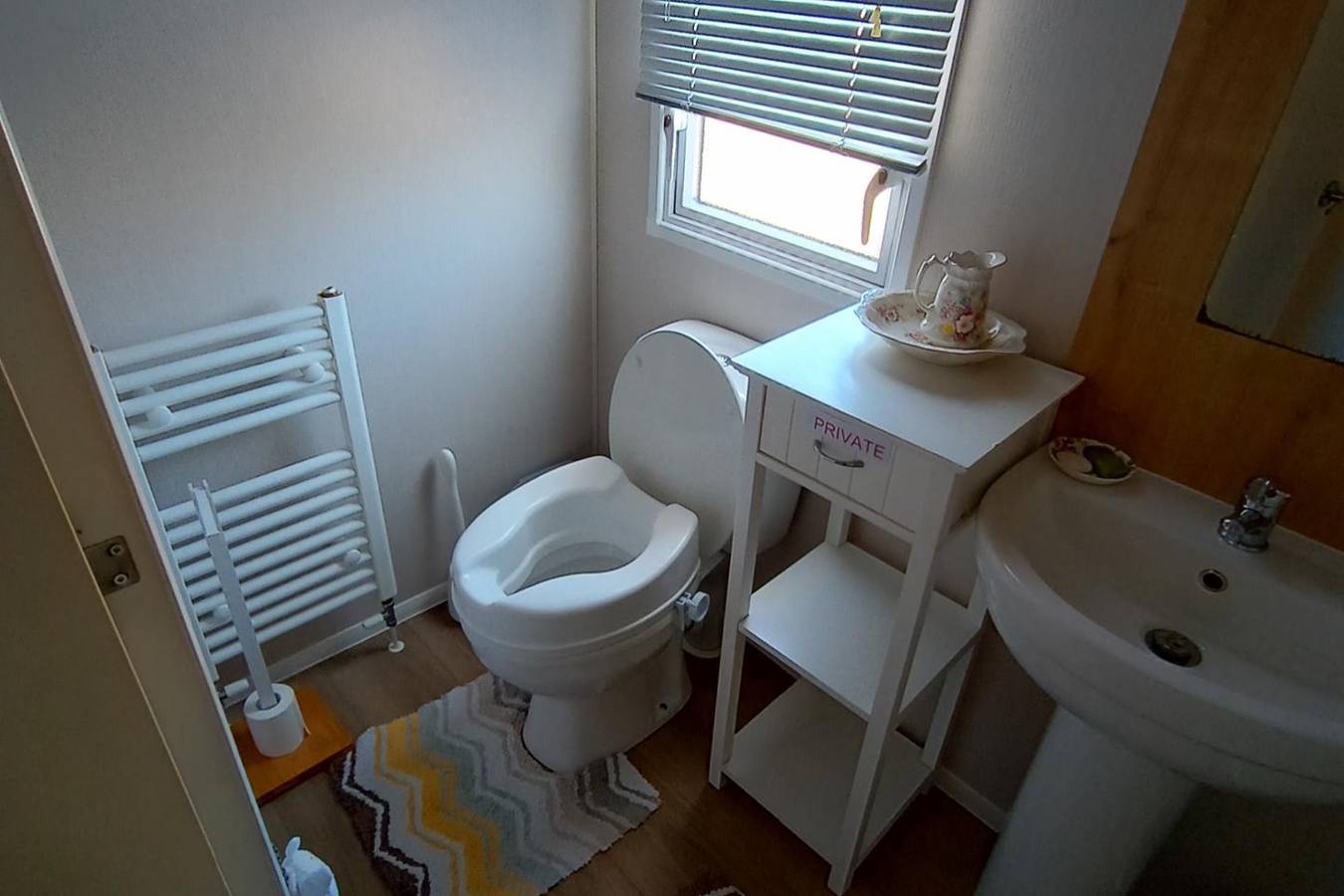 Sleeps 6, Pets Allowed & Free Parking in Weymouth, Dorset