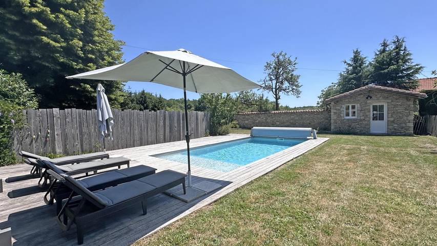 Gîte pour 9 personnes, avec jardin ainsi que piscine et terrasse dans Parc naturel régional Périgord-Limousin - 2