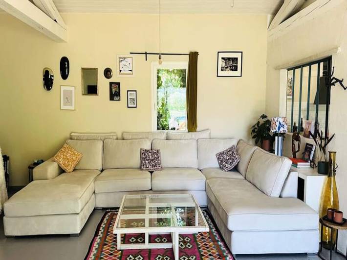 Gîte pour 6 personnes, avec jardin ainsi que terrasse et piscine à Robion - 2