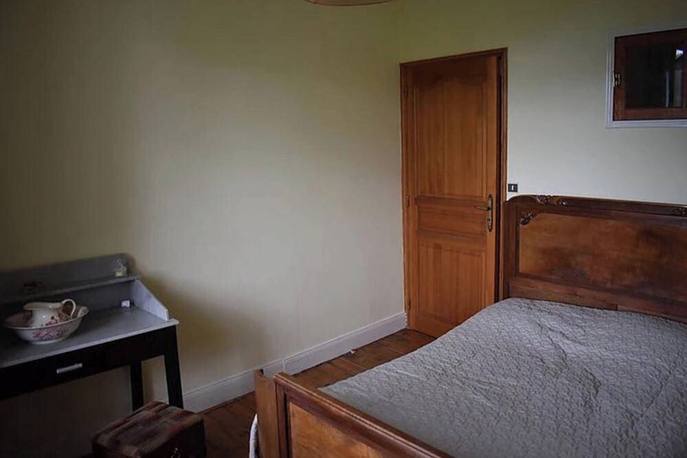 2Bed Cottage Sleeps 4 - Garden, Patio, Pets in Le Bugue, Périgord Noir