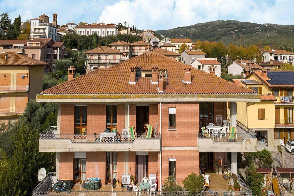 Appartamento intero, Appartamento sereno con vista sul lago in Tuoro sul Trasimeno, Lago Trasimeno