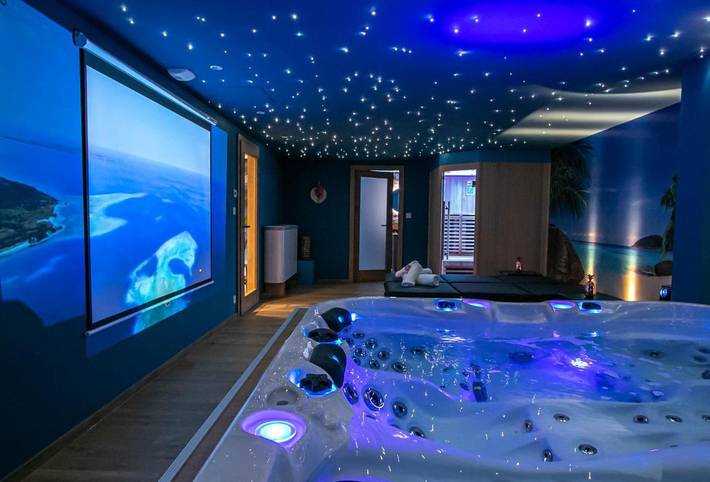 Maison d’hôte pour 2 personnes, avec jacuzzi ainsi que terrasse et sauna