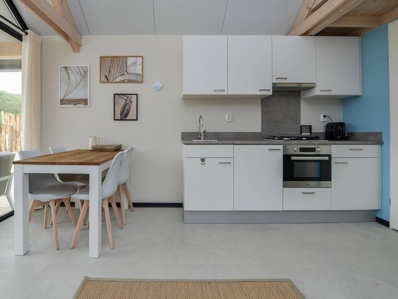 Great lodge with a combi microwave, in Bloemendaal in Overveen, Nationaal Park Zuid-Kennemerland