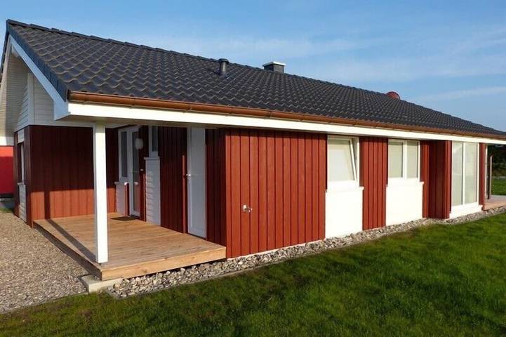 Ferienhaus für 6 Personen, mit Whirlpool und Terrasse sowie Garten und Sauna in Wesselburenerkoog