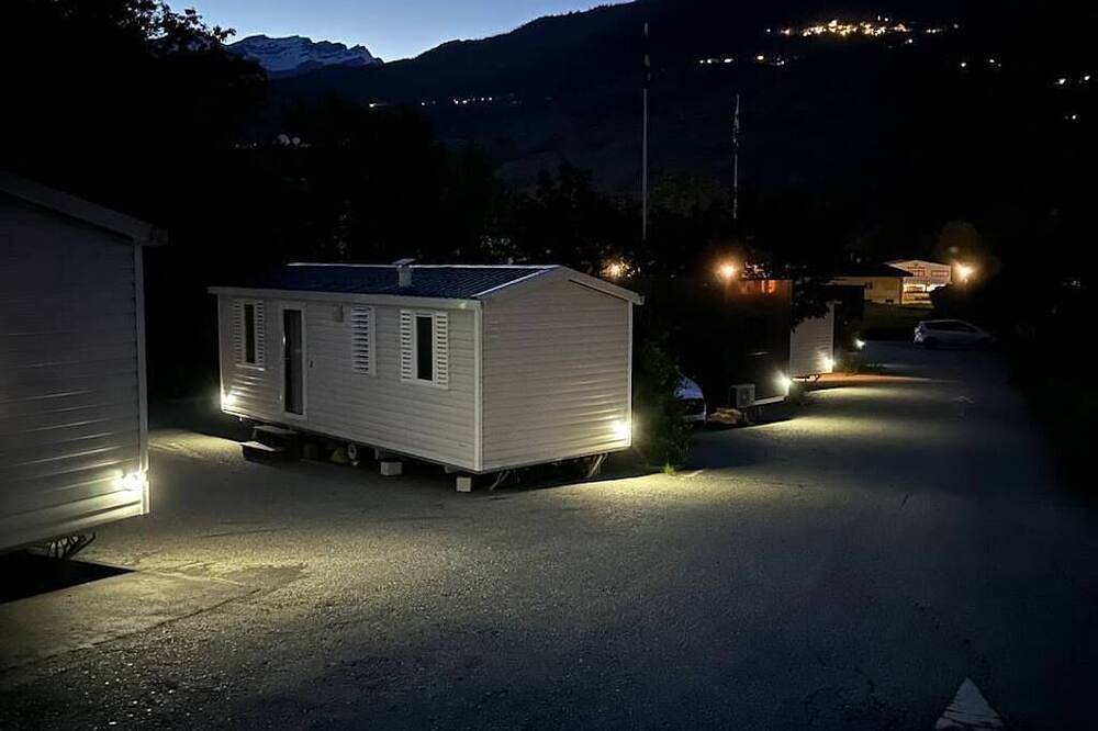 Cottage 4 Ideales 2 Zimmer Mobilhome für 3 Erwachsene +1 Kind auf Ecksofabett in Leuk, Walliser Alpen