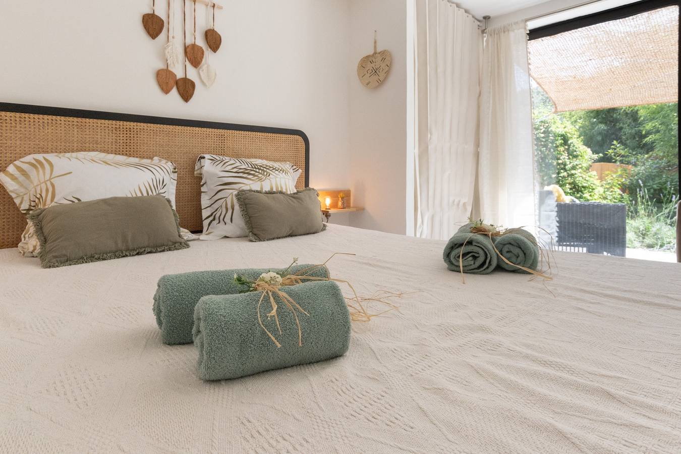 Vakantiehuis 'T1 Ardeche Vesseaux' met uitzicht op de bergen, gedeelde tuin & Wi-Fi, foto 14