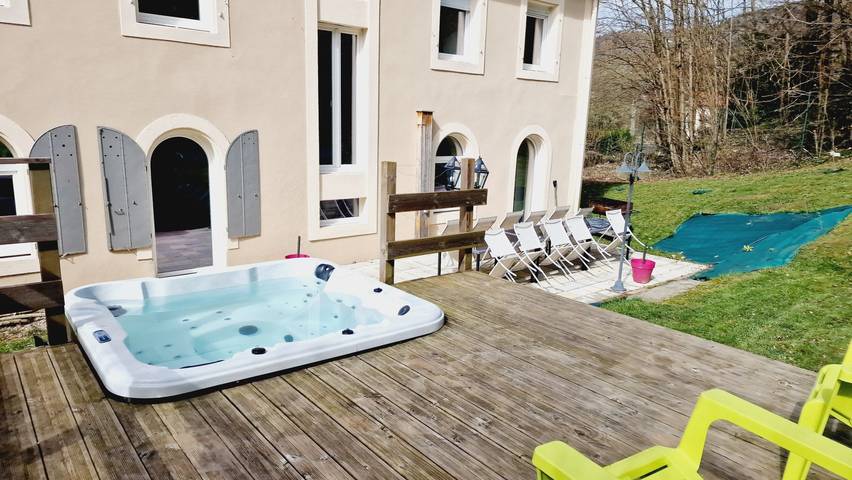 Gîte pour 15 personnes, avec jardin ainsi que jacuzzi et terrasse, animaux acceptés dans les Vosges - 2
