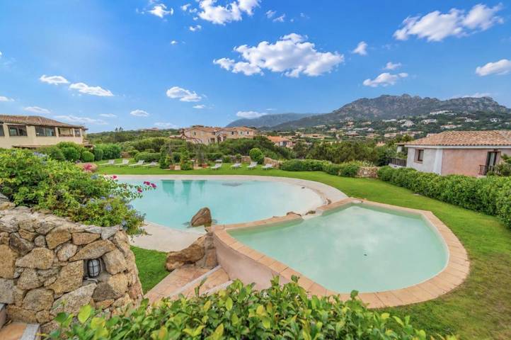 Villa pour 4 personnes, avec jardin et piscine à Porto Cervo