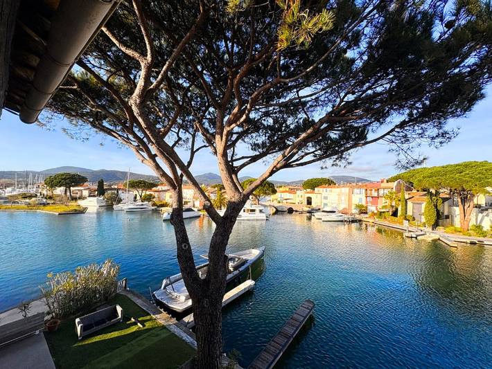 Apartment for 4 people, with balcony in Port Grimaud