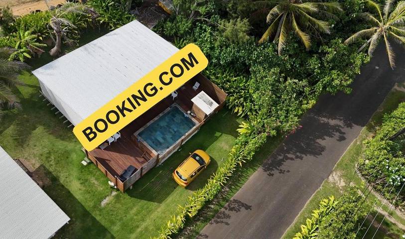 Chambre d’hôte pour 3 personnes, avec terrasse et jardin ainsi que vue et piscine