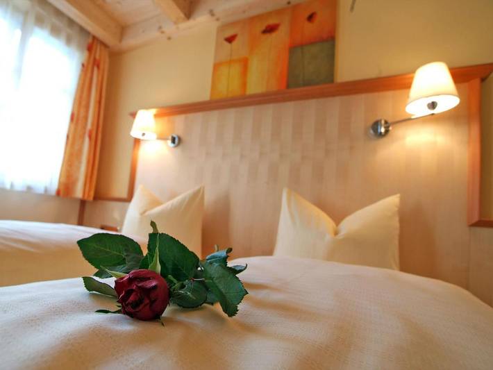 Hôtel pour 2 personnes, avec terrasse et sauna ainsi que jardin et vue, animaux acceptés