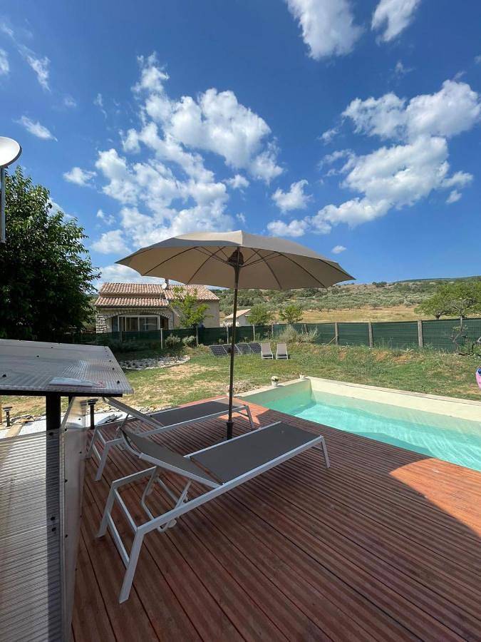 Location de vacances pour 4 personnes, avec piscine et terrasse ainsi que jardin et vue, animaux acceptés à Ongles - 4
