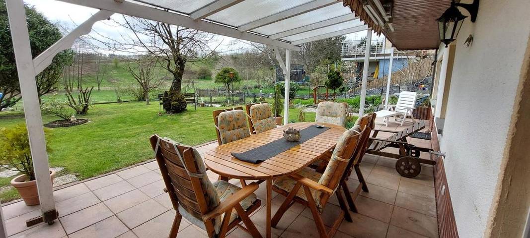 Ferienwohnung für 5 Personen, mit Terrasse und Garten sowie Ausblick in Mörlenbach