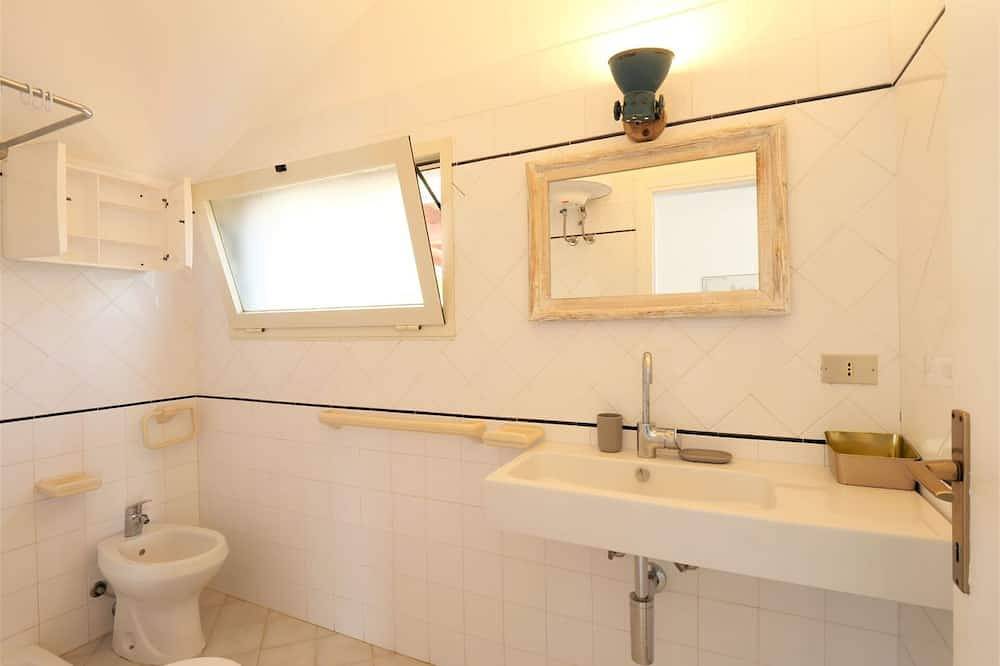 Bellissimo appartamento in villa per 3 ospiti con Wifi, Tv, patio e animali ammessi in Innamorata, Isola d'Elba