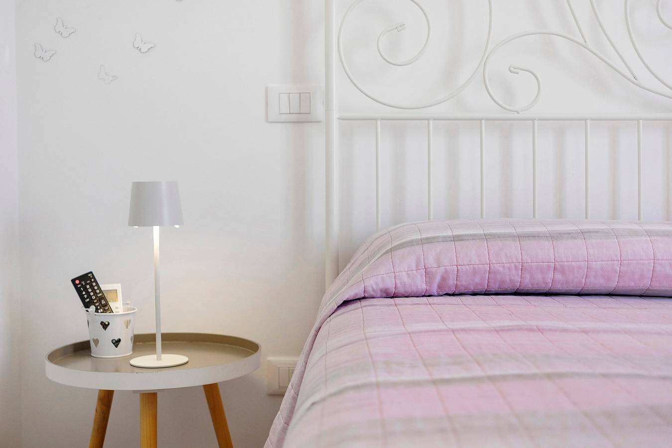 Habitación 'Farfalle' con vistas a la montaña, Wi-Fi y aire acondicionado in Albenga, Riviera di Ponente