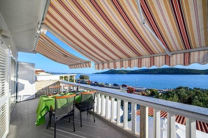 Ganze Wohnung, 1-Zimmer-Ferienwohnung am Strand Zablace, Sibenik in Sibenik, Šibenik-Knin