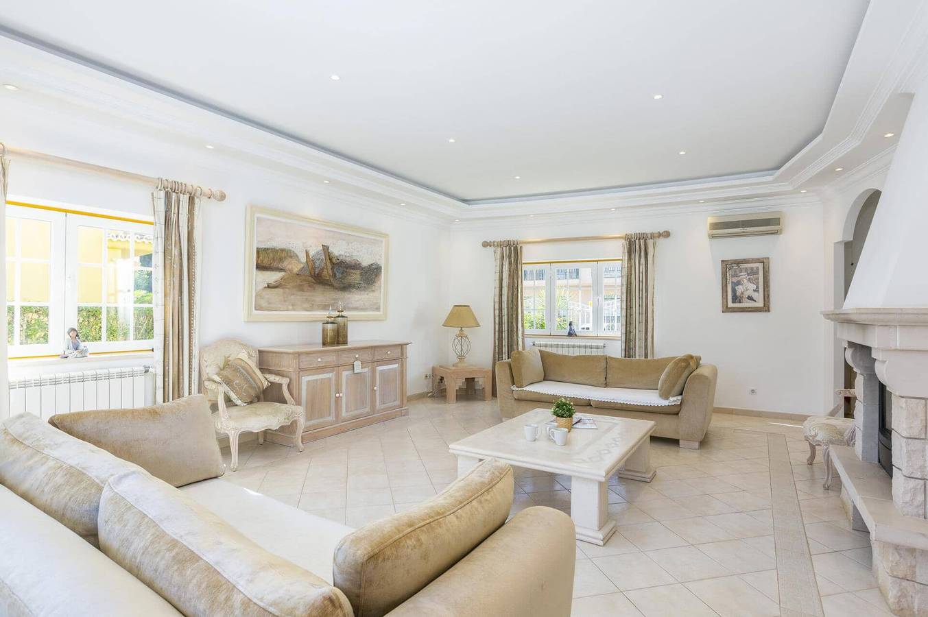Villa Quinta dos Bicos by Villa Plus in Praia da Oura, Albufeira