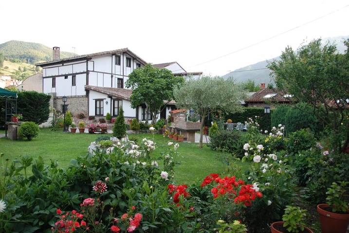 Casa rural para 10 personas, con vistas y jardín en Parque Nacional de Los Picos de Europa - 2