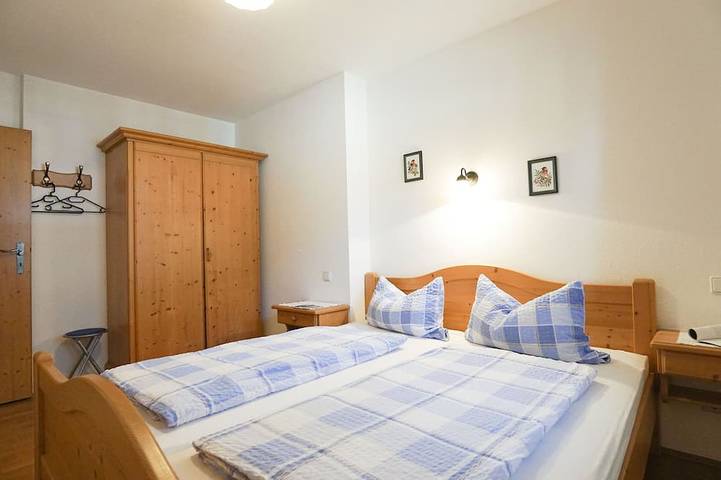 Ganze Wohnung, Ferienwohnung klein (C) 42 qm, 1 Schlafzimmer, Wohnküche, Balkon in Piding, Berchtesgadener Alpen