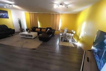 Gîte pour 8 personnes, avec terrasse ainsi que jacuzzi et jardin dans Baigts-de-Béarn