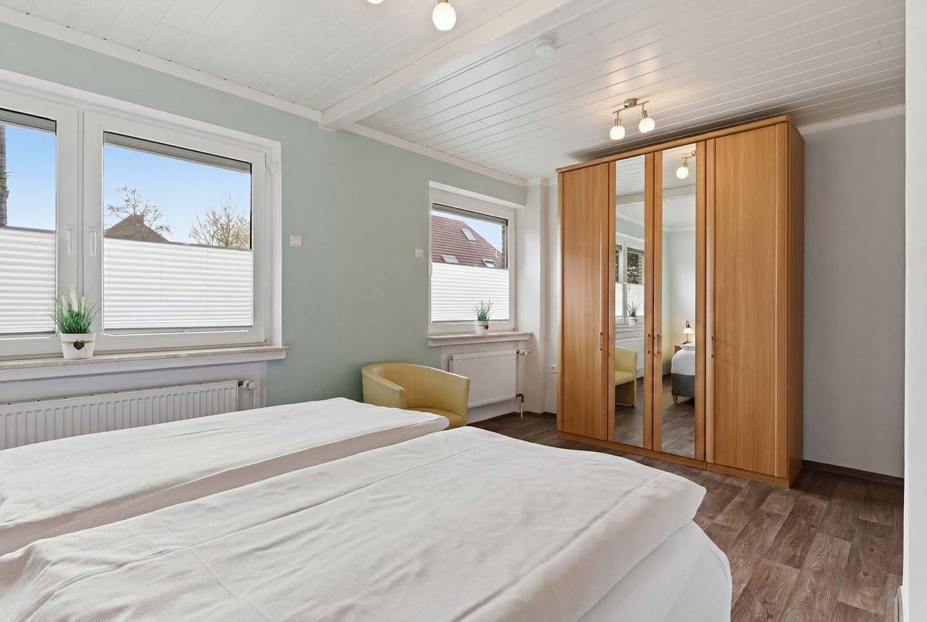 Ganze Wohnung, Strandnahes Hochparterre mit Garten in Norddeich in Strand Norddeich, Norddeich