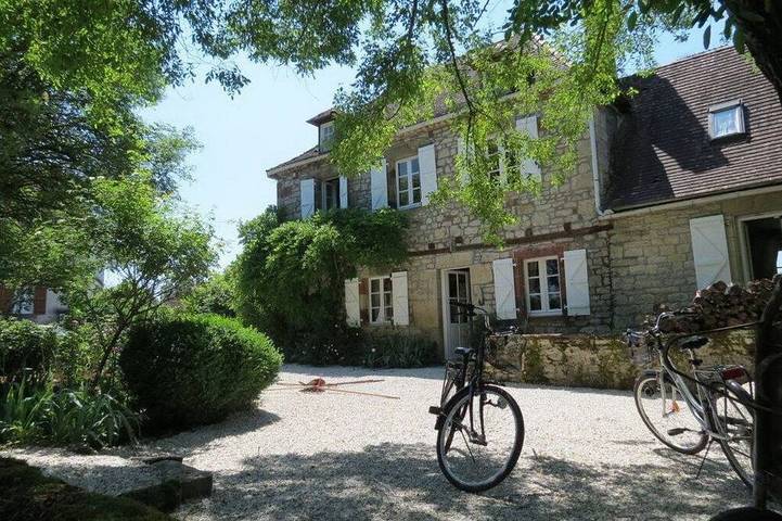 Location de vacances pour 10 personnes, avec jardin et terrasse à Chauffour-sur-Vell