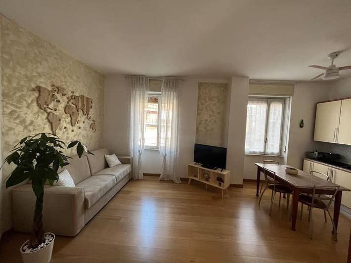 Appartamento per 4 persone, con Balcone a Seregno