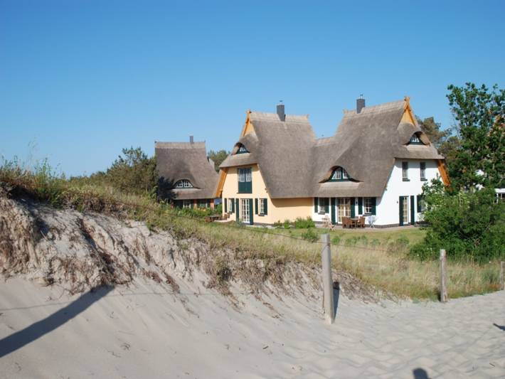 Ferienhaus für 6 Personen, mit Terrasse und Pool sowie Sauna in Dierhagen - 2