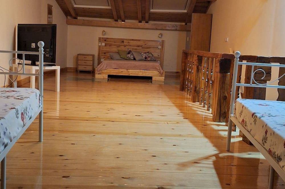 Casa Ideal Para Familias, al Lado de Rutas de Senderismo in Sotillo de la Adrada, Ávila Region