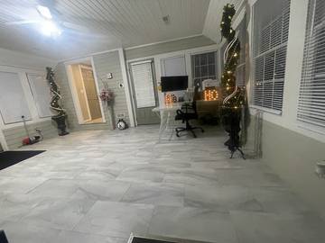 Vacation House for 25 Guests in West Des Moines, Iowa, Picture 4