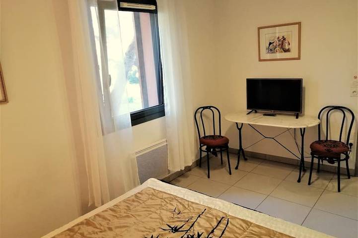 Gîte pour 4 personnes, avec jardin dans Plage Des Capucins La Ciotat - 3