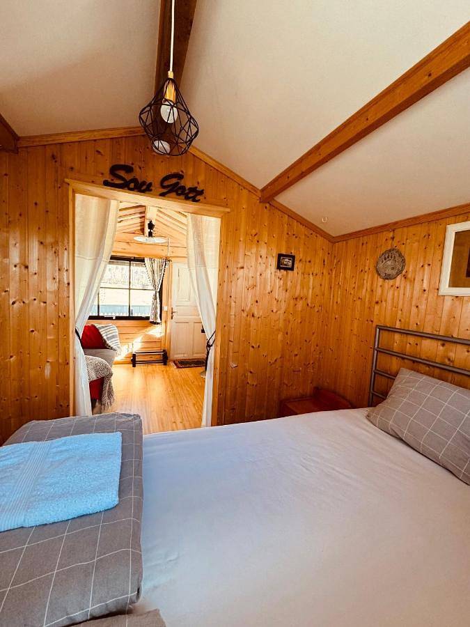 Ferienhaus für 2 Personen, mit Balkon und Whirlpool sowie Garten in Munkfors
