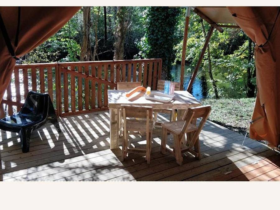 Camping Brantôme Peyrelevade - Wohnzelt auz holz 4 personen - Luxus-Lodge Am Flussufer in Brantôme en Périgord, Périgord Vert