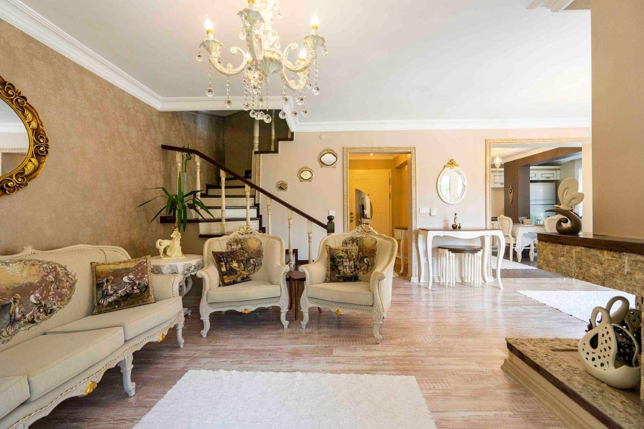 Estelle’s luxury house in Büyükçekmece, Marmararegio