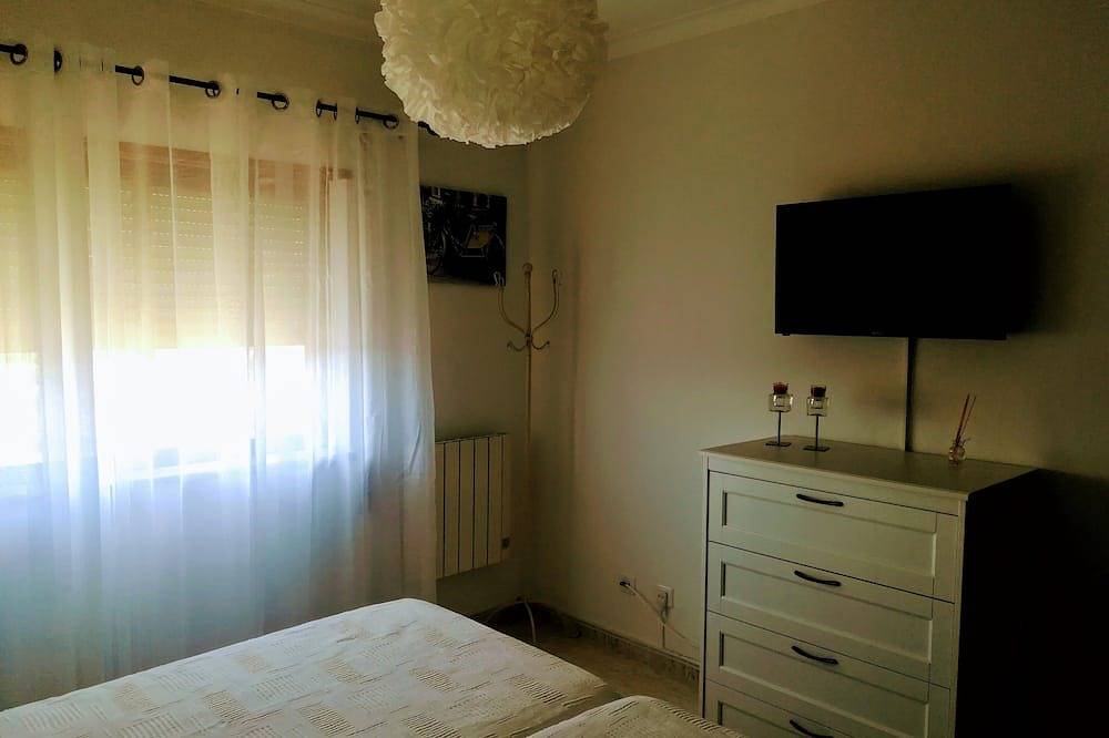 Apartamento entero, T1-Excelente. gran tranquilidad y vista maravillosa sobre el paisaje - Mar y Serra. in Alvor, Distrito de Faro