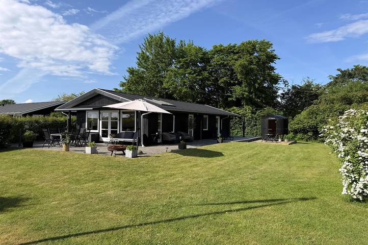 Ferienhaus mit Meerblick für 6 Personen, mit Sauna und Terrasse