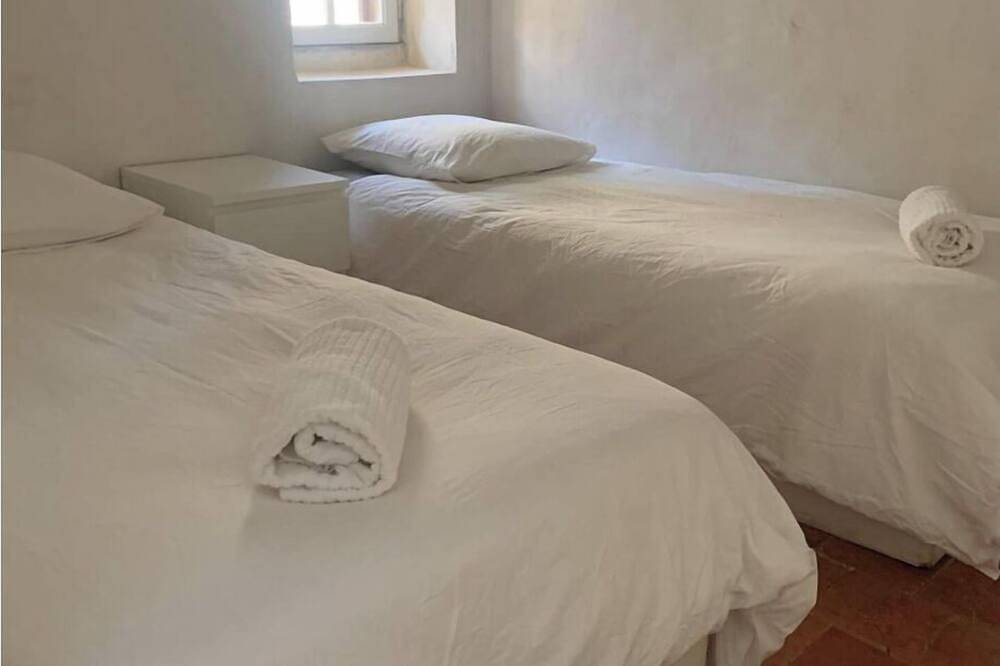 Goult in the heart:swimming pool,view,calm in Goult, Parc naturel régional du Luberon