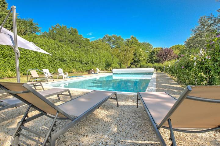 Casa 'Le Puy Bellevue' con piscina privada, terraza privada y Wi-Fi in Ribérac, Périgord Vert