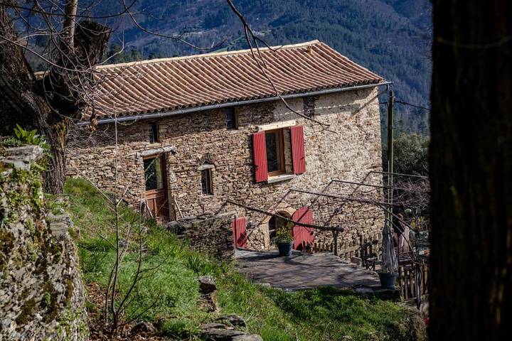 Chambre d’hôte pour 2 personnes, avec jardin ainsi que vue et terrasse, animaux acceptés dans Lozère - 4